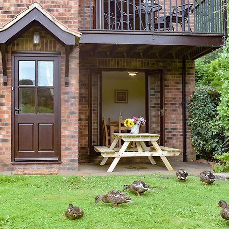 Quackers Villa Whitby Exterior foto