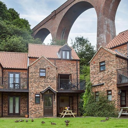 Quackers Villa Whitby Exterior foto