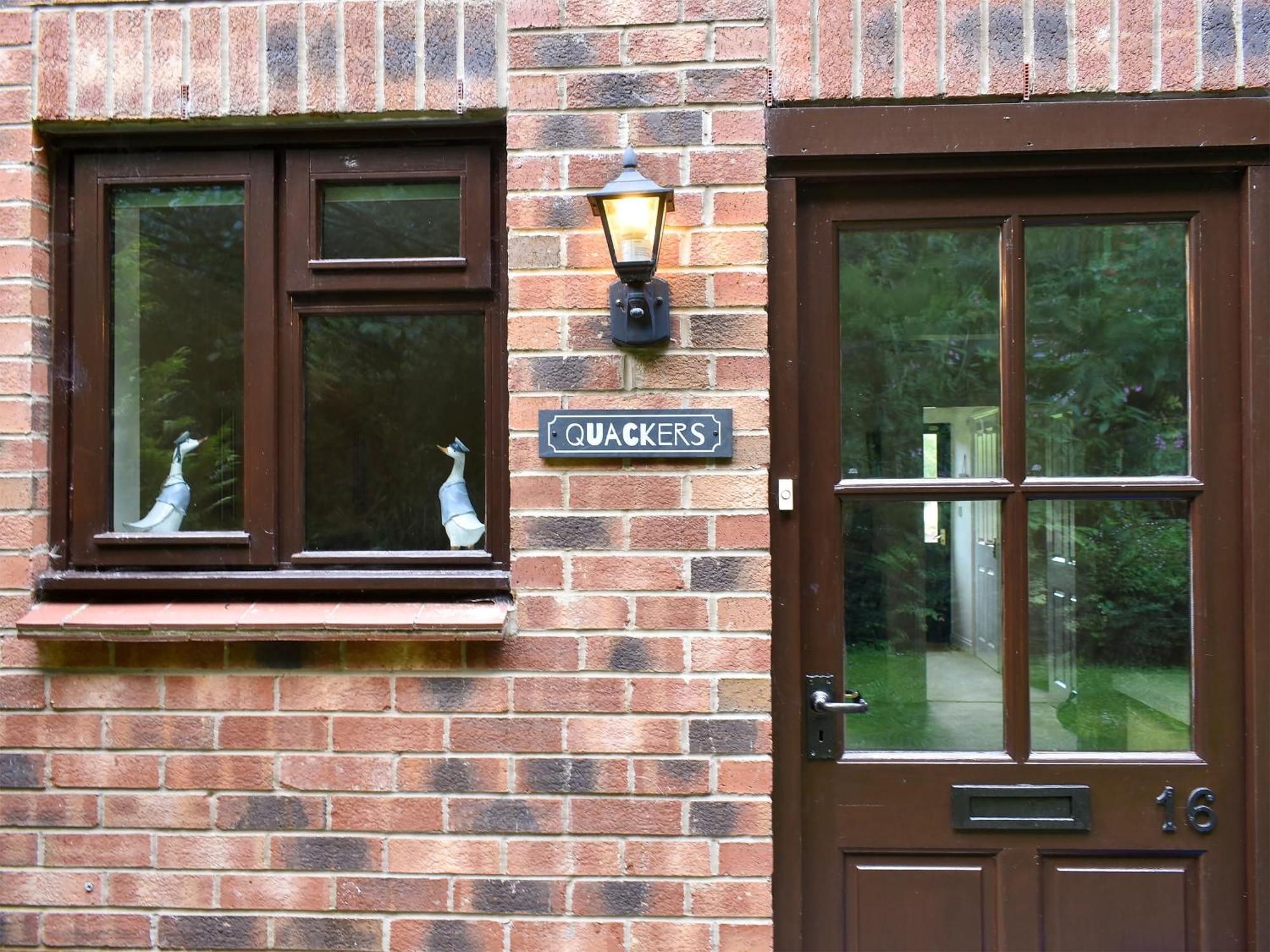 Quackers Villa Whitby Exterior foto